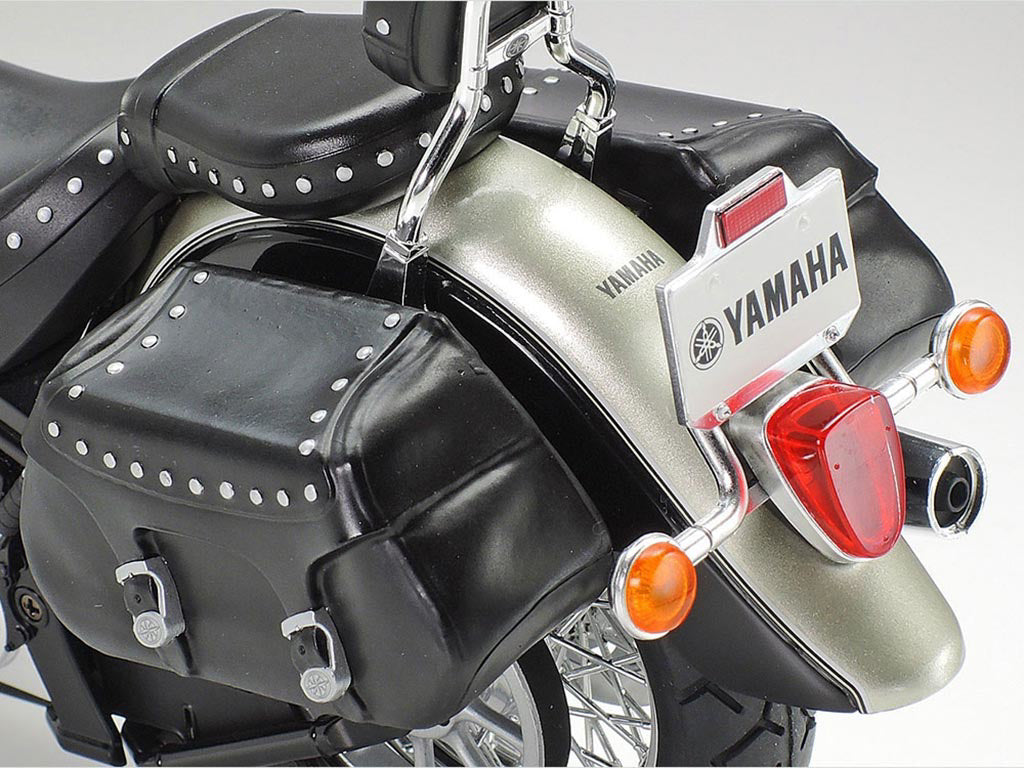 Tamiya 1/12 Yamaha XV1600 Roadstar Custom Kit 14135