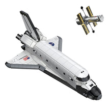 Load image into Gallery viewer, CaDA NASA Space Shuttle Discovery 1:85 Brick Model 1827pcs - C56052W