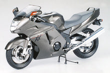 Load image into Gallery viewer, Tamiya 1/12 Honda CBR 1100XX - Super Blackbird Kit 14070